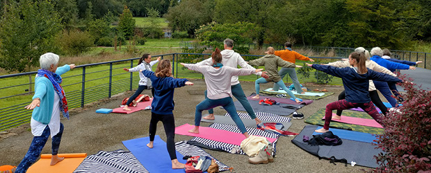 Yoga à l'Abbaye de Daoulas