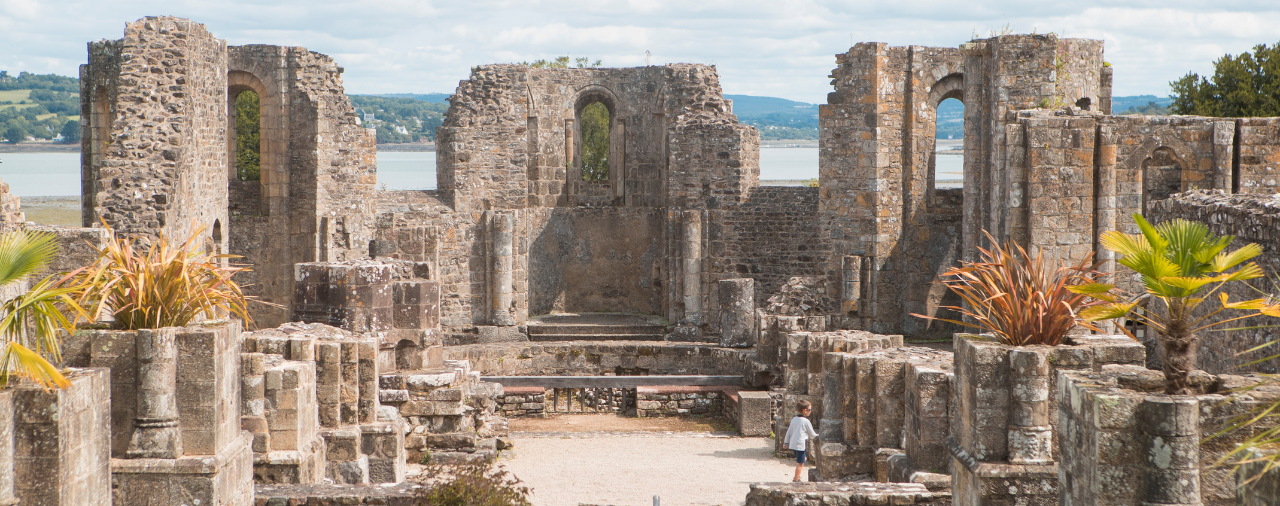 Abbaye de Land&eacute;vennec - ruines