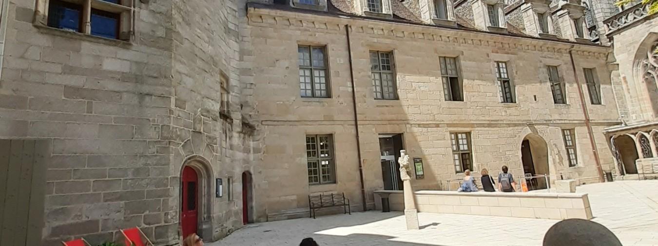 Musée départemental breton - image 1 infos pratiques la cour du Musée