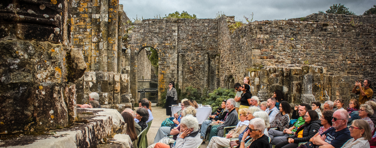 Abbaye de Land&eacute;vennec - concert Okali #3